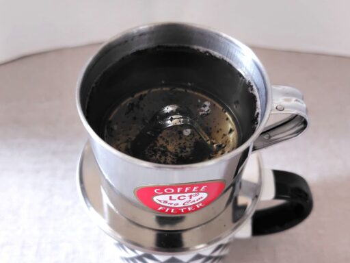 フィルター上部までお湯を注ぐ