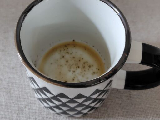 カップ底に残る微粉