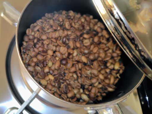 フタを開けて煙を排出する