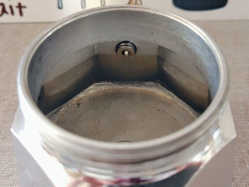 ボイラーに水（またはお湯）を入れる