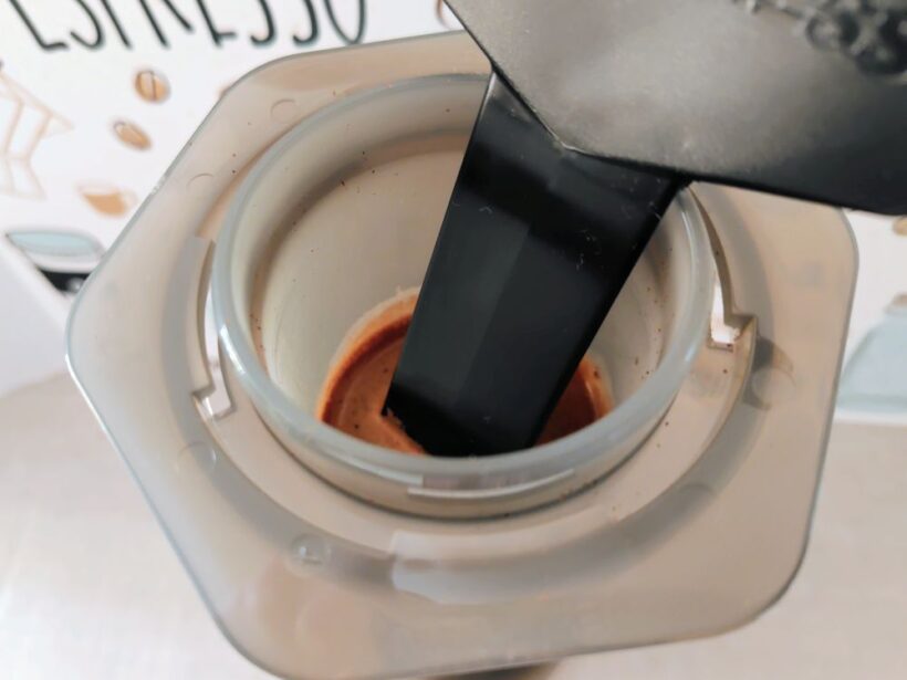 パドルで撹拌する