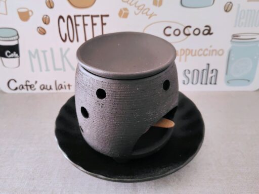 茶香炉（茶皿を乗せた状態）