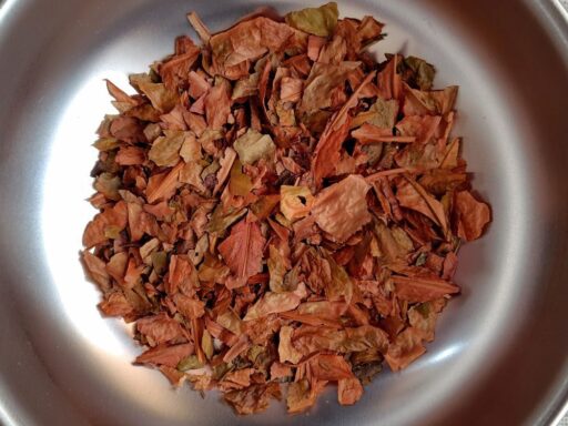 焙煎後のコーヒーノキの葉