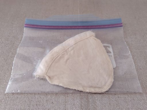 密閉袋に入れて冷凍庫で保管