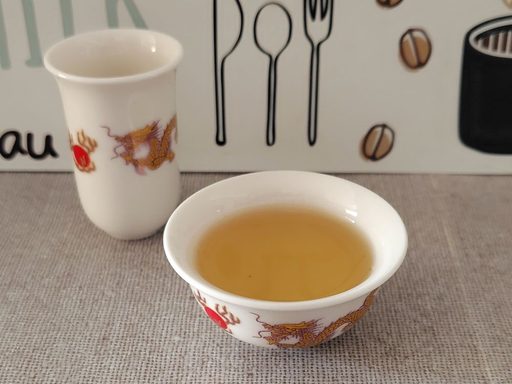 お茶をゆっくりと味わう。